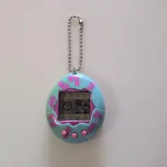 バンダイ1996年製たまごっち水色キ−チエ−ン付き
