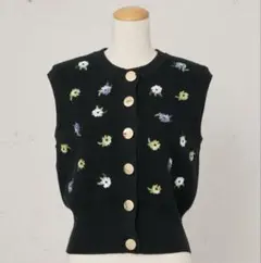 【新品未使用】スパンコールフラワーニットジレ　jemma.atelier