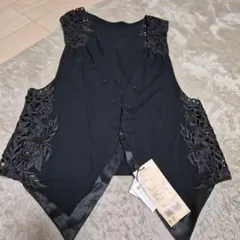 【タグ付き新品】シカレロ　ビーズ刺繍入りブラック黒ノースリーブ　ベスト　ジレM