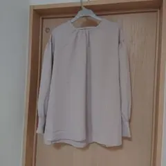 薄紫 ラウンドネックシャツ