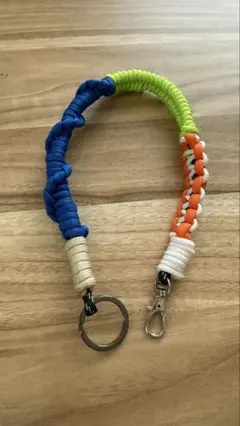 ハンドストラップ　パラコード　「ハンドメイド」