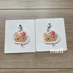 日焼けキティ　アクリルミニチャーム　2点