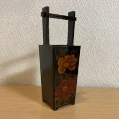 塗りの花入れ　置物　インテリア雑貨　和風