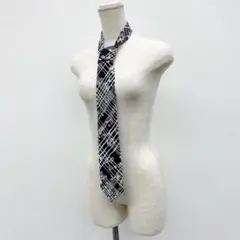ha | za | ma 　狂気を帯びて交わる五線のネクタイ