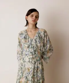【期間限定】グレースコンチネンタル　フラワープリントカフタンドレス
