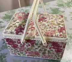 更にお値下げ❣️ リバティ柄裁縫箱 仕切り付き