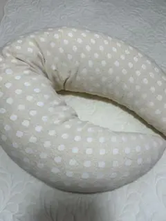 2WAY授乳クッション・抱き枕 ベージュx白ドット柄