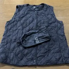 UNIQLO WARM PADDED ベスト　ブラック