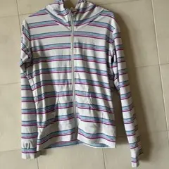 超美品　ラッシュガード