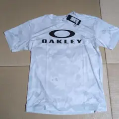 オークリーTシャツ