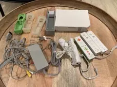 動作確認済　Wii 本体セット ホワイト Nintendo 任天堂　リモコン4個