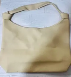 新品★クリーム色　レザーバッグ　ハンドバッグ