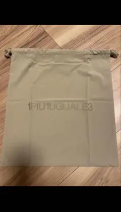 1PIU1UGUALE3 ノベルティ　巾着袋