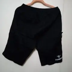 hummel ブラック ショートパンツ