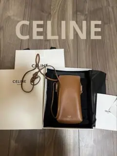 CELINE - セリーヌ CELINE トリオンフ AirPodsケース 携帯・スマホアクセサリー アクセサリー レザー レディース グリーン系 U･SD･0212 【中古】 CELINE - セリーヌ CELINE トリオンフ AirPodsケース 携帯