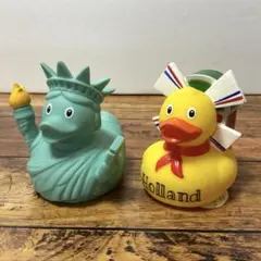 自由の女神&オランダ ラバーダック 2匹