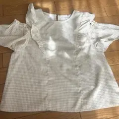 黄色のトップス