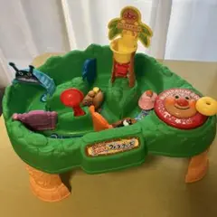 【アンパンマン】ぐるぐる流れる!アンパンマンウォータークルーズ Amazon.co.jp: アンパンマン ぐるぐる流れる! アンパンマン