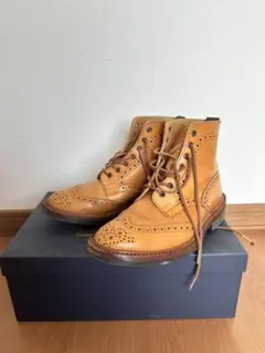 Tricker’s ウィングチップ レザーブーツ　エイコン