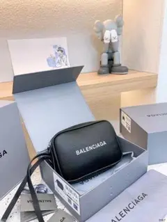 バレンシアガ ショルダーバッグ
