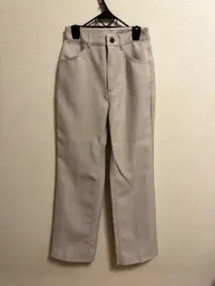 GU センタープレスカラーストレートパンツ