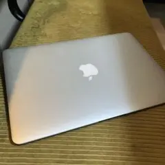 Apple MacBook Air 13インチ　美品