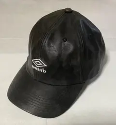 UMBRO アンブロ 黒 フェイクレザー ベースボールキャップ