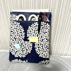 ハンドメイド　ナースポケット　紫陽花柄　ラミネート　A6サイズ