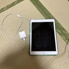 iPad第6世代　充電器付き