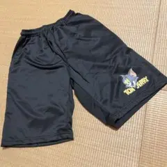 ディズニートムとジェリー ブラックショートパンツ　　海で遊ぶ