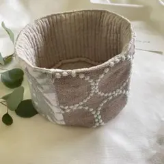 ヌビキルトとパッチワークで作ったインテリアバスケット　小サイズ✨ミナペルホネン