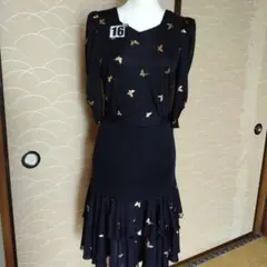 ラテン用？上下組 社交ダンス上下組トップス、スカート。