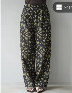 花柄　タックパンツ