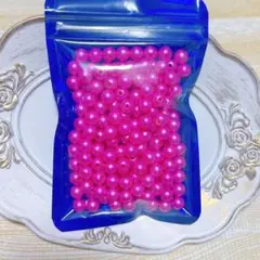 プラスチックビーズ 鮮やかなピンク 約40g
