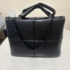 ブラック合成皮革ショルダーバッグ