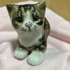 ウインスタンレイキャット　ケンジントンキャット　陶器製猫の置物