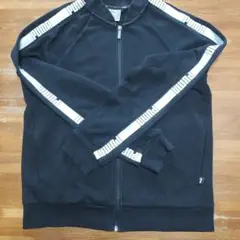 PUMA ブラック ジップアップ スウェット