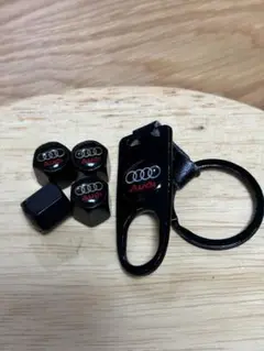 アウディ　エアバルブキャップ 4個セット＆キーホルダー型工具セット ブラック