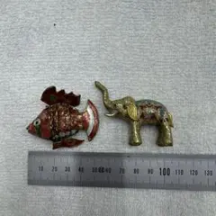 七宝焼　金属製 魚と陶器製の象の装飾品 置物2点セット