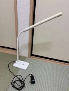 オーム電機　ホワイト デスクライト タッチスイッチ