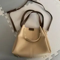 アミュレット　ダブルハンドルショルダーバッグ