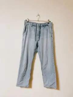 ユニクロ ライトブルー ストレートデニムパンツ