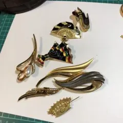 9045 ブランド不明ブローチ8点