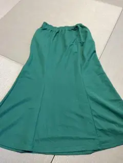 値下げしました　ロングスカート 緑 グリーン