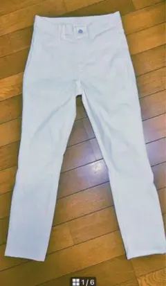 新品同様☆ユニクロ ホワイト スリムフィット チノパン