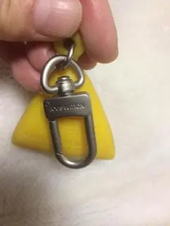 【美品】LOUIS VUITTON ルイ ヴィトン キーチェーン ゴールド LOUIS VUITTON ゴールド キーホルダー - メルカリ