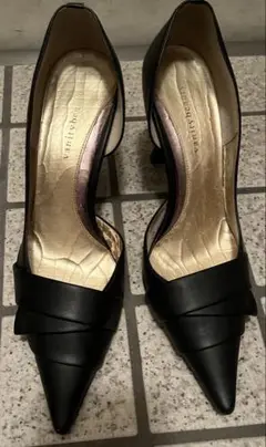 ブラックレザーのハイヒール　24.5㎝