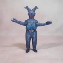 ウルトラ怪獣シリーズ500　マガゼットン　ブルークリアラメ　ソフビ