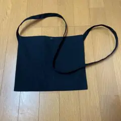 ブラック　サコッシュ