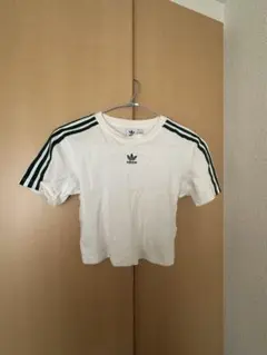 adidas Tシャツ　ミニ丈